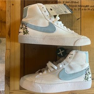 NWT Nike Indigo Sneakers